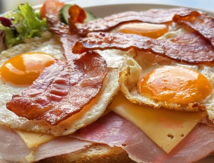 Uitsmijter ham & kaas image
